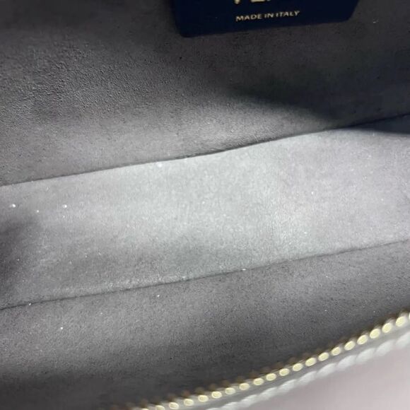 Fendi Women Pre-Loved Bag Very Good Condition - Picture 9 of 9